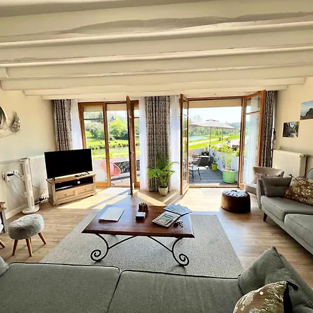 Prázdninový dům Quai Du Val Is A Charming Pet And Family Friendly Riverside In Lehon Close To Sleeps 7